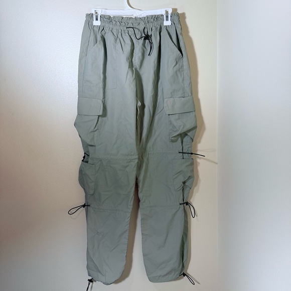 Garage The Chloe Nylon Parachute Pant light olive green - Picture 2 of 5
